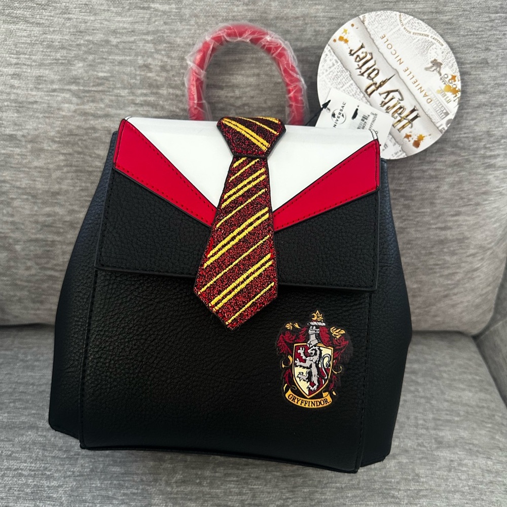NWT Danielle Nicole Black and Red Gryffindor Backpack